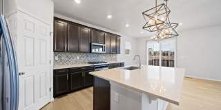 Spacious 3BR House in Castle Rock Gallery 1