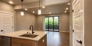 Luxury Townhome for Lease at the Courtyards at Hidden Crest - 13113 NE 71st Pl Gallery 5