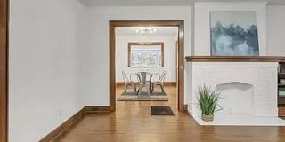 2-Bedroom 2-Bath 1930's Tudor Close to Paseo District Gallery 4