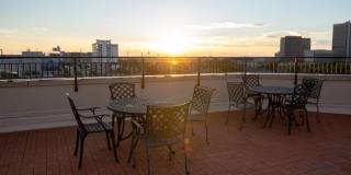 Spacious, beautiful loft with separate bedroom and office for rent in Downtown Atlanta Gallery 19