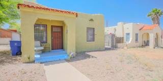 ACROSS STREET FROM UOFA!!! WON'T LAST!! 2 Bedroom 1 Bathroom Gallery 1