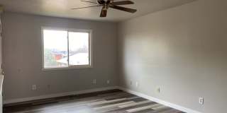 2 Bedroom 2 Bath Townhome w/ large 2 car garage - Freshly remodeled - Available Now Gallery 13