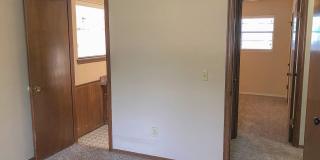 Great Location! Central Edmond! Great Location! Central Edmond! Gallery 26