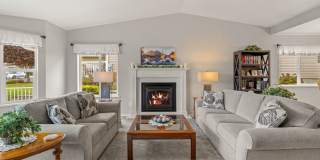 Beautiful 2 Bed 2 Bath Condo with 2 Bonus Rooms Gallery 1
