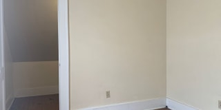 3 FREE City Blue Curb Passes- 3 Bed/1 Bath Home located close to Sunnyside and Downtown Campus- Available 5/20/2026 Gallery 16