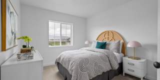 PRE-LEASE FOR 1 MONTH FREE RENT : Fruit Heights 4-bed, 3.5-bath Townhome Available Early September!!! Gallery 10