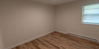 Charming and Spacious South Side 3-Bedroom Duplex Gallery 15
