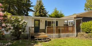 2 Bedroom with Huge Shop!! Gallery 1