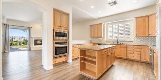 Queensridge Beauty - 5 bedroom on a 1/4+ acre lot Gallery 39
