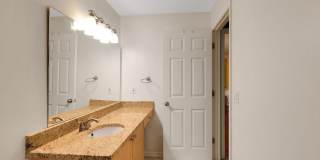 Charming 2BR Condo in Sandy Springs Gallery 23