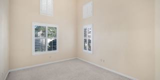 Highly Desirable Executive Home: 4 Bedrooms, 3 Bathrooms of Luxury Living Gallery 27