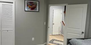 22641 Twitter Square Gallery 11