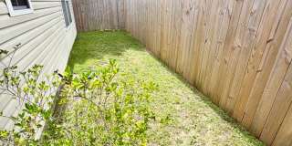 Nice 3 Bedroom Home For Rent - Includes Yard Service! Gallery 37