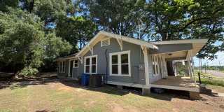 Gorgeous fully remodeled 3 bed/1.5 bath Craftsman-style Bungalow Gorgeous fully remodeled 3 bed/1.5 bath Craftsman-style Bungalow Gallery 3