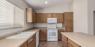 4 bedroom home in Surprise!! Gallery 16