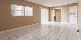 4923 Vincennes Ct Apt 3 Gallery 2