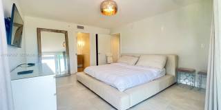 7832 Collins Ave Gallery 11