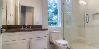 UT PRE-LEASE: Constructed August 2018, Luxury North Campus 3 bed / 3 bath home Gallery 20