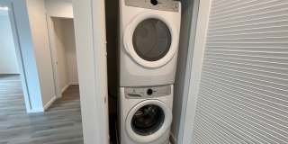 725 W Pratt Gallery 110