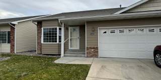 3 Bedroom/ 2 Bathroom House on the West End Gallery 1