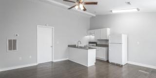 100 Creeks Bend Dr Gallery 1