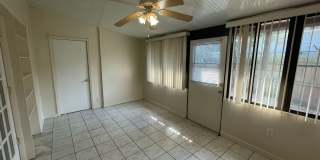 Cozy 3 bed 2.5 Bath Townhome Gallery 12