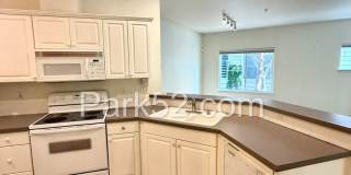2 Bedroom Plus Office Condo in DuPont! Gallery 8