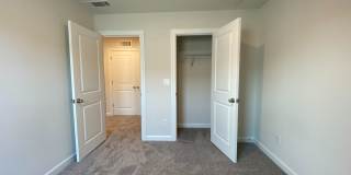Room in 4 Bedroom Home at Tears Ln Gallery 29