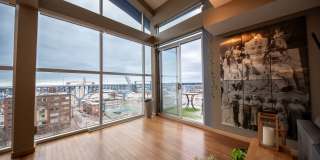 Luxurious multi-level penthouse condo - Flats Westbank Gallery 5