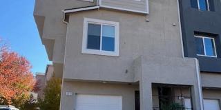 Freshly Painted Larger End Unit Condo for Rent! Gallery 1