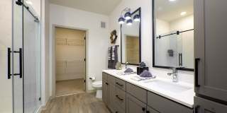 The Tomlin Gallery 12