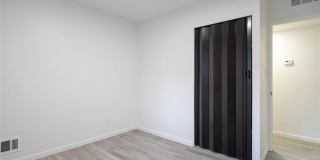 8095 Syracuse Street Gallery 20