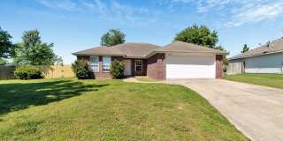 Beautiful 4-bedroom 2 bath Home in Bentonville! Gallery 1