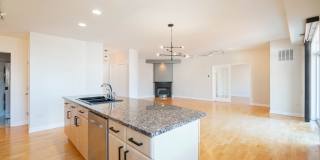 680 N GREEN Street Gallery 6