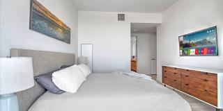 1101 Ocean Avenue unit: 1102 Gallery 25