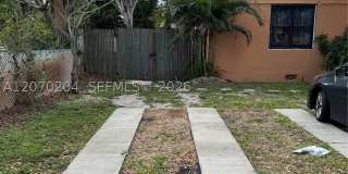 1018 N 17th Ct Gallery 1