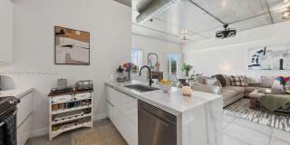 111 SE 2nd Street 201 Gallery 7