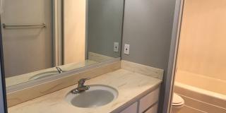 Awesome Remodeled Top Floor condo in Point Loma Tennis Club Gallery 9