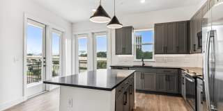 Ovation at Galatyn Park Gallery 3