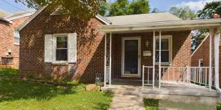 Charming 3BR Cape Cod Home in York Suburban Schools with Fenced Yard & Sunroom!! Gallery 1