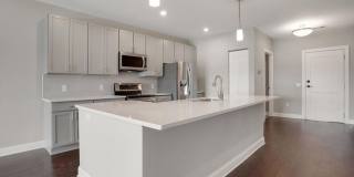 Luxury 1st Floor Condo Overlooking Little Turtle Country Club Golf Course Gallery 9