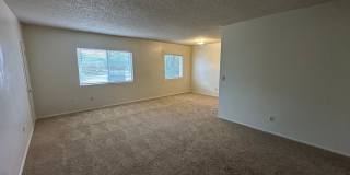 2 Bed/1 Bath Condo in Convenient East Side Location! Gallery 3