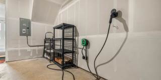 Silver Lake Townhome with Two Ensuite Bedrooms Gallery 18