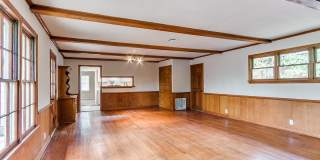 Beautiful updated home in The Village - 2 bed 1 bath Gallery 29