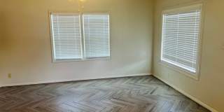 Newly remodeled home with 2nd kitchen in the basement Gallery 6