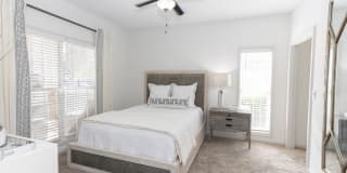 Highland Square Gallery 7