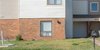 Bryan - 3 Bedroom / 1.5 bathroom / Carport / Back Yard, 2 Story unit. Gallery 1