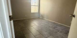 2 Bedroom 2 bath private enclosed yard for Gallery 19
