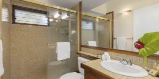 Lavish Oceanfront Estate w/Pool, Spa & AC - Close to Beaches: Maunalua Sunset Gallery 25