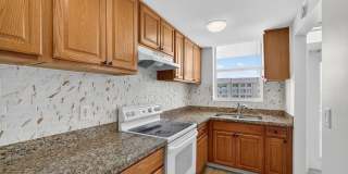 104 Paradise Harbour Boulevard unit: 203 Gallery 15